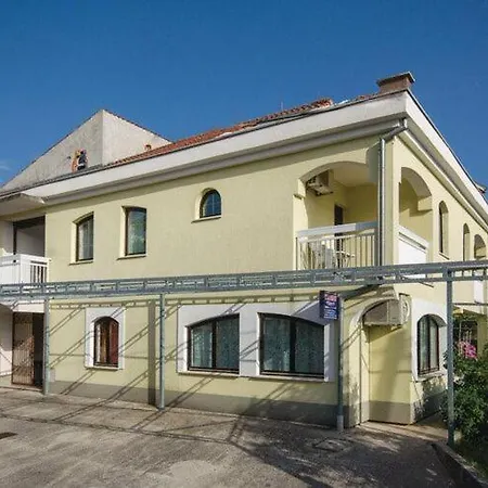Apartment Iovo - Family One Bedroom With Terrace A1 Trogir